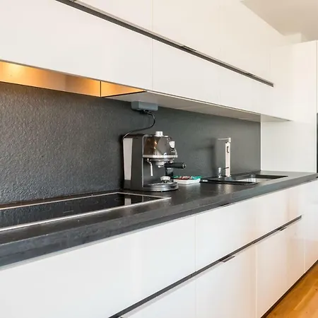 Cattleya Apartment *